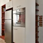 2-bdrm Quiet Apartment *