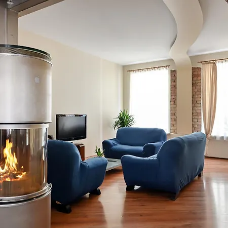 2-bdrm Quiet *