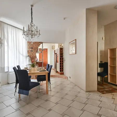 2-bdrm Quiet