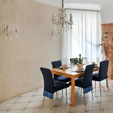 2-bdrm Quiet Apartment