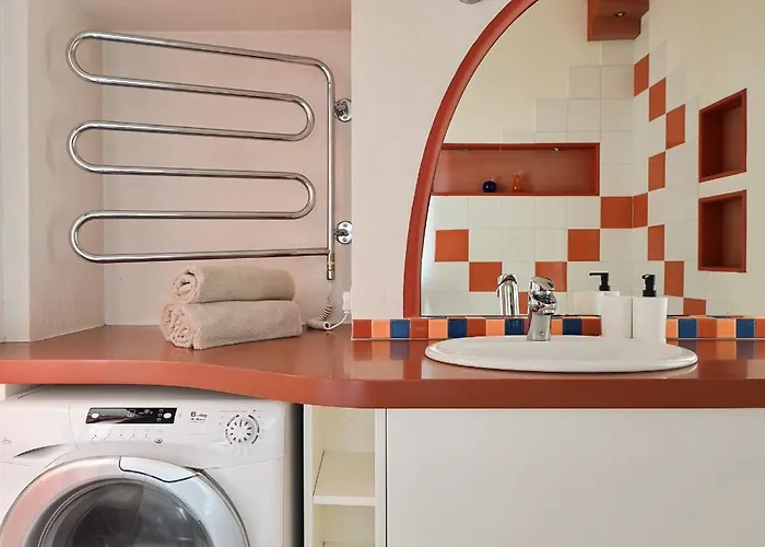 2-bdrm Quiet Apartment Riga