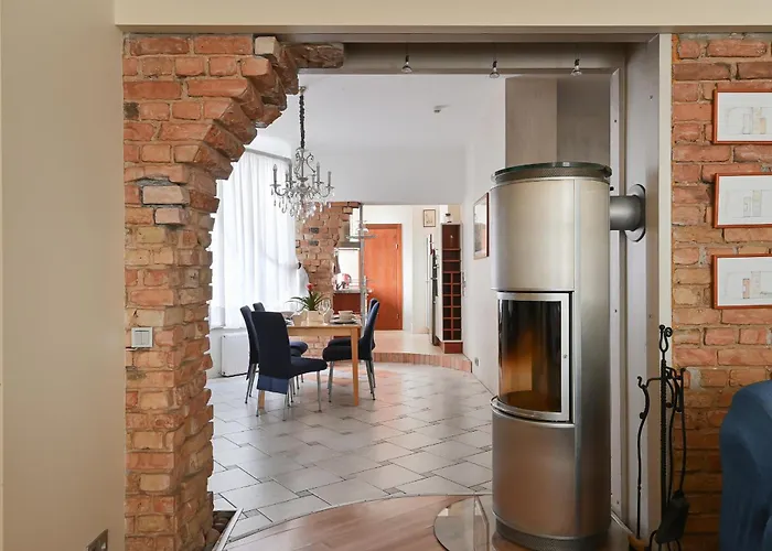 2-bdrm Quiet Apartment